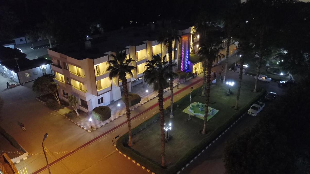 Jewel Assiut Hotel Exterior foto